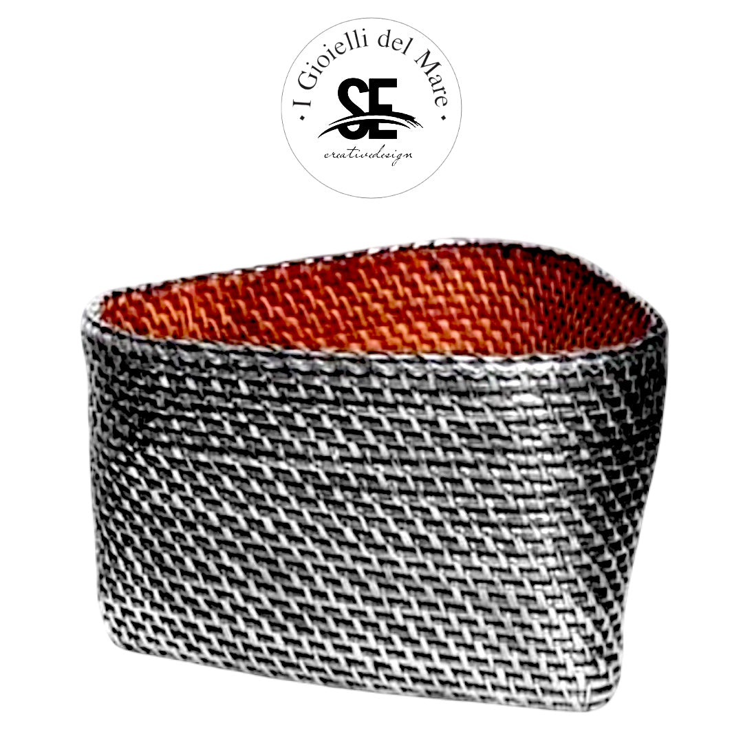 Cod.82041 Cesto triangolare in rattan rivestito in argento