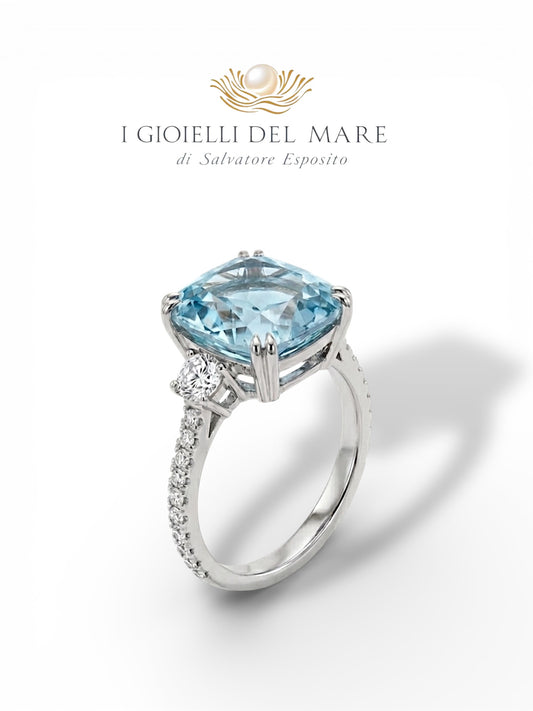 Anello in oro bianco con brillantini ed acquamarina (Info su richiesta)