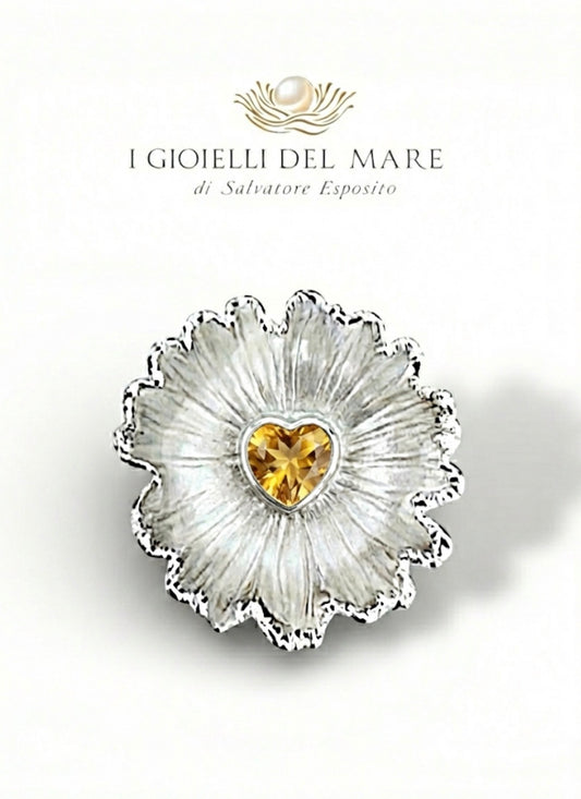 Ciondolo margherita naturale in argento con cuore Topazio Giallo
