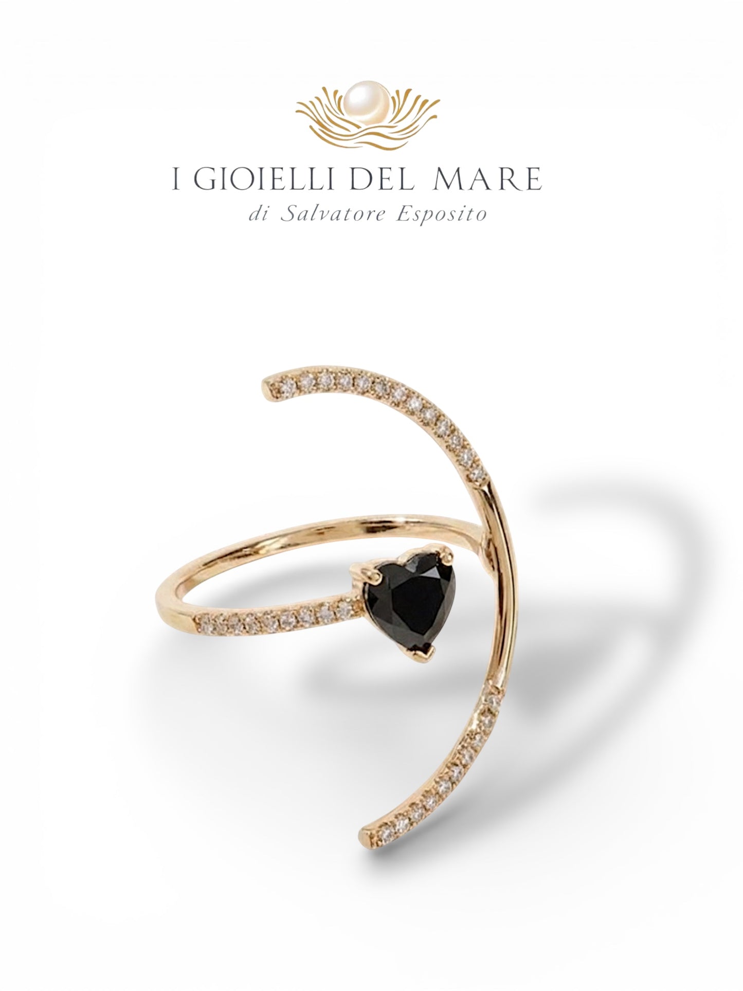 Anello in oro con brillantini e Diamante a cuore (Info su richiesta)