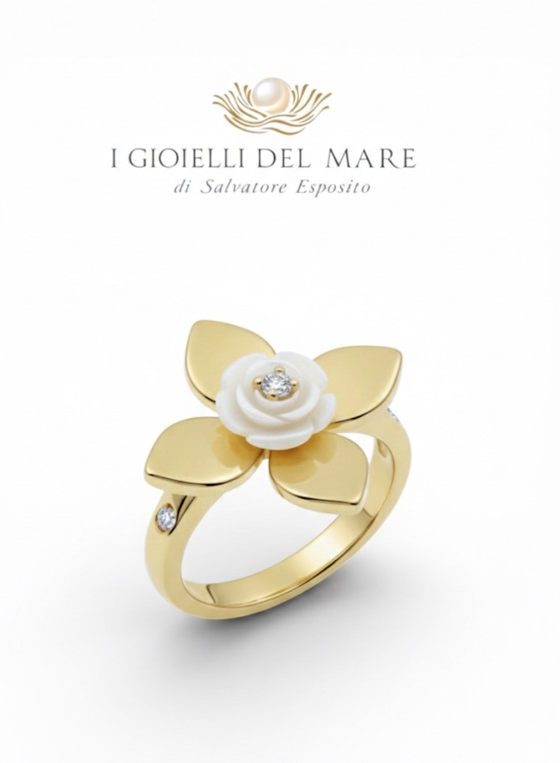Anello in oro con fiore di madreperla e brillantini
