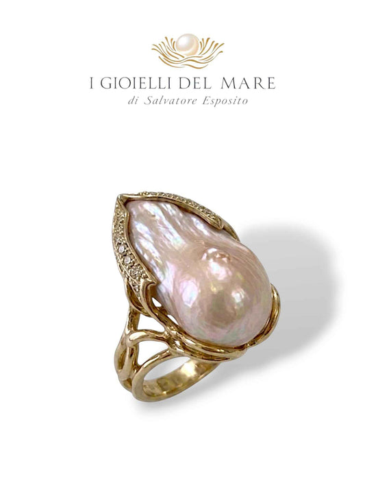 Anello perla scaramazza coltivata di acqua dolce in argento dorato