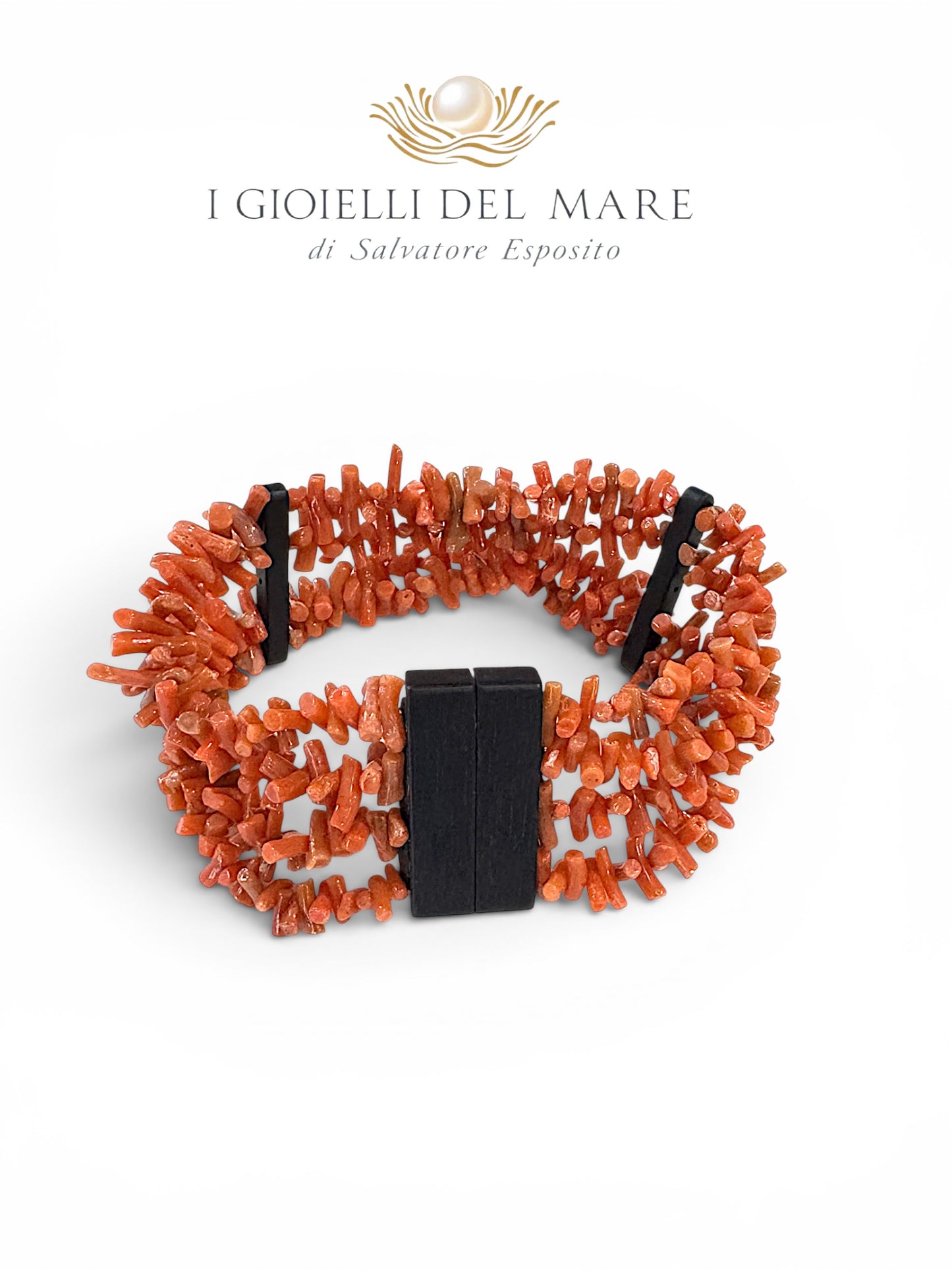 Bracciale in corallo naturale del Mediterraneo con chiusura magnetica in ebano - vista frontale
