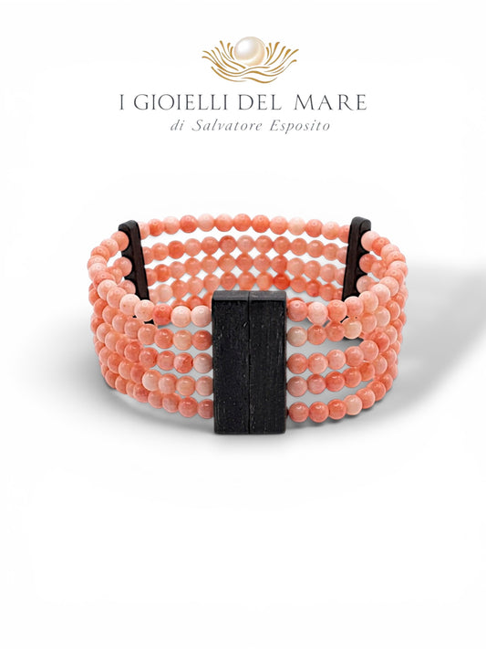 Bracciale in corallo rosa naturale ed ebano con chiusura in calamanite, gioiello artigianale italiano
