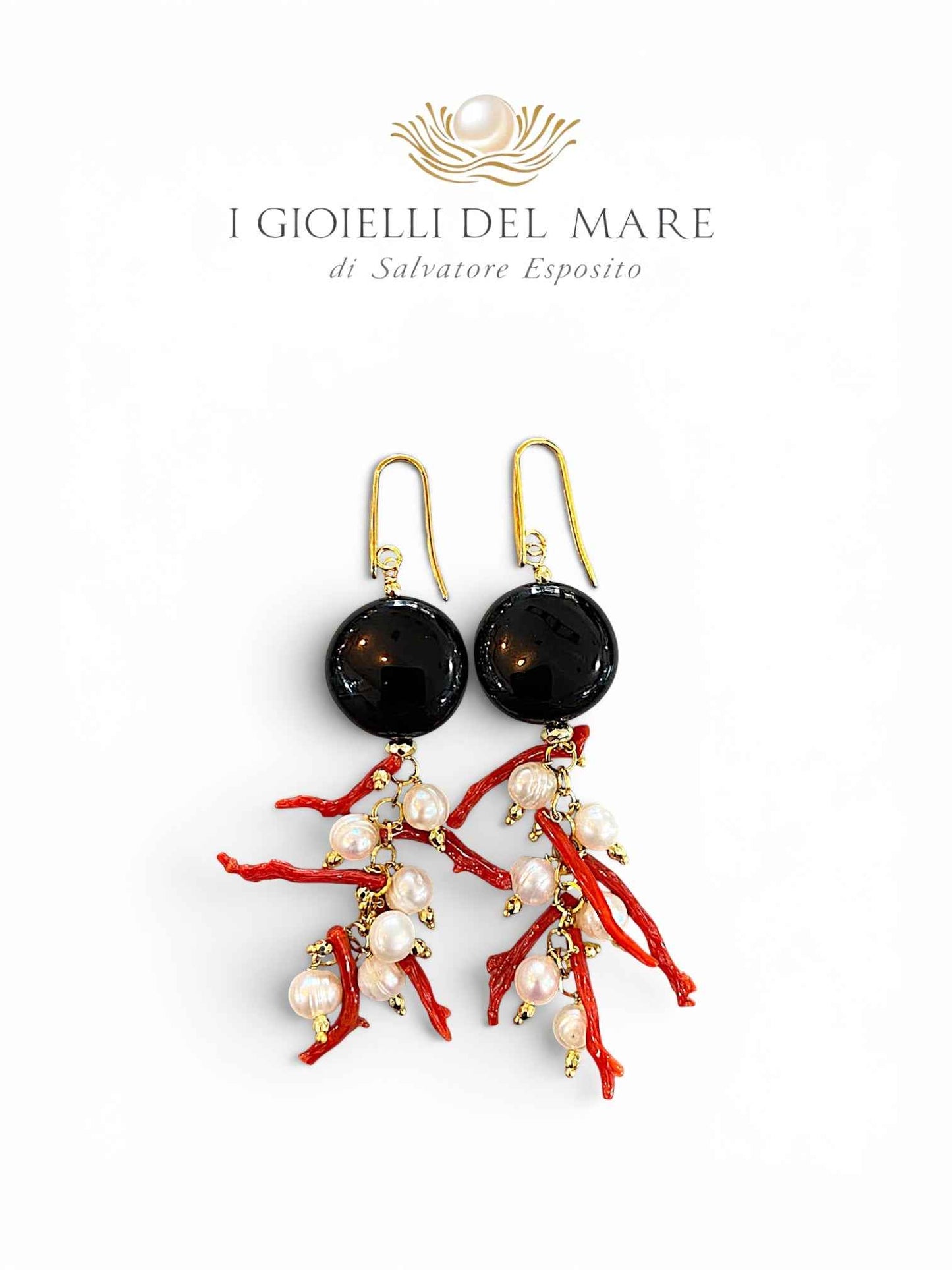 Orecchini Perle e corallo con onice in argento dorato